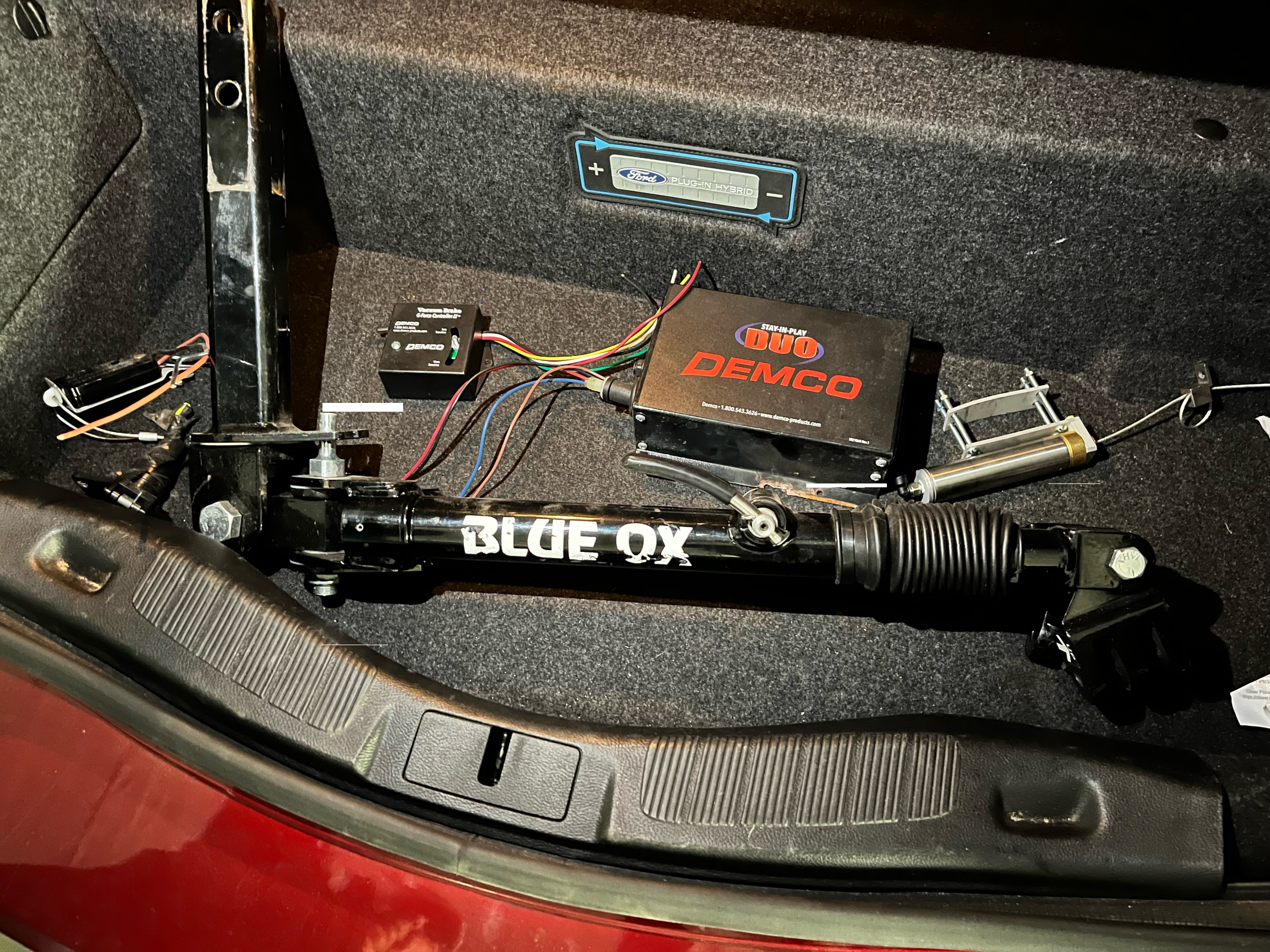 Tow bar in trunk